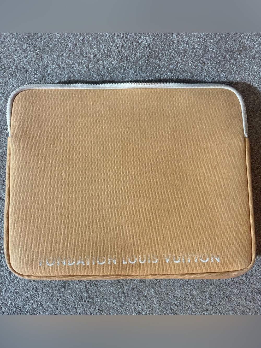 Auth  LOUIS VUITTON Laptop Case 15in camel Zipper Limited Edition